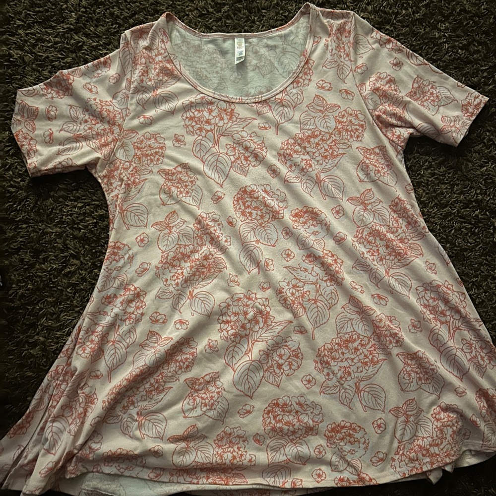 Lularoe perfect tee